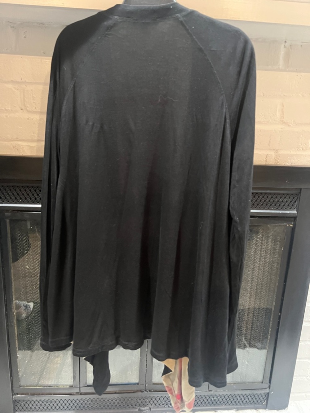 Burberry Black Open-Front Cape with Signature Check Lining - Picture 7 of 9
